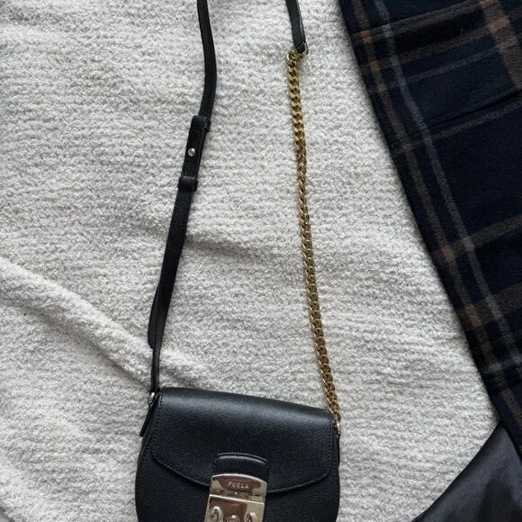 Furla Metropolis Leather Black Crossbody Bag Small Half-moon